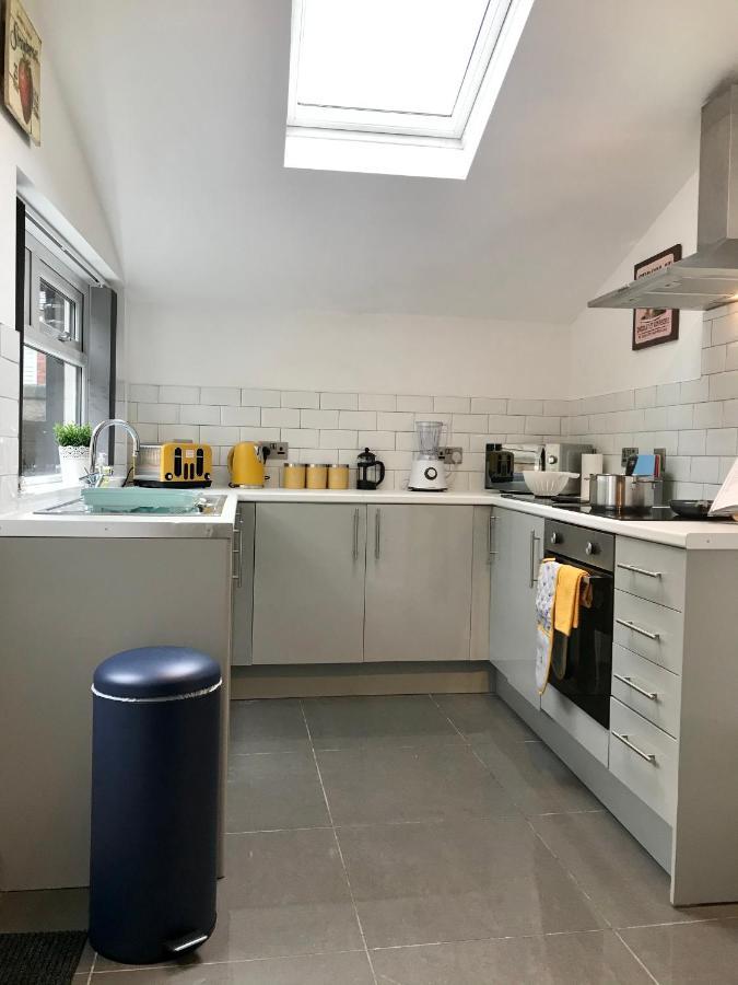 Stylish 3 Bedroom House Only 5 Mins From M6/M58 Wigan Dış mekan fotoğraf
