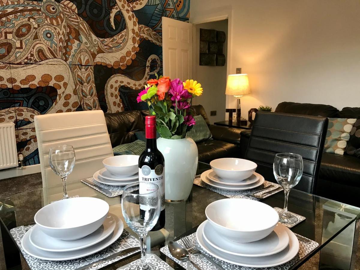 Stylish 3 Bedroom House Only 5 Mins From M6/M58 Wigan Dış mekan fotoğraf